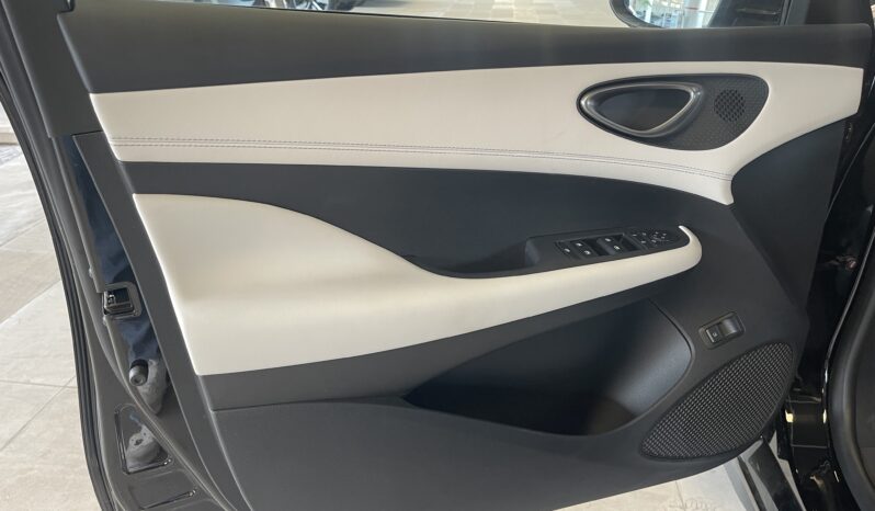 
								BYD Seal 05 DM-i Plug-in Hybrid 2025 كامل									